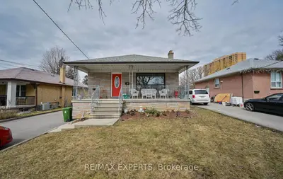 24 Loney Avenue Lower Level, Toronto W05, On M3l 1e9