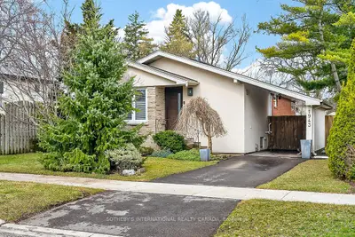 1943 Deanhome Road, Mississauga, ON L5J 2K5