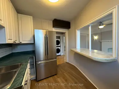 63a Garden Avenue 2, Toronto W01, On M6r 1h8