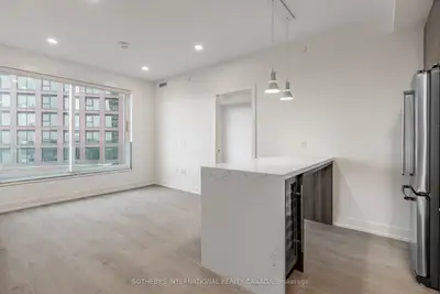31 York Garden Way 503, Toronto W04, On M6a 2v1
