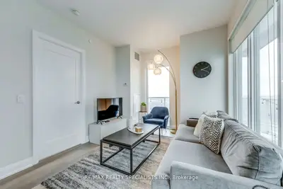 56 Annie Craig Drive 4107, Toronto W06, On M8v 0c5