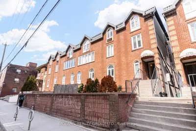 1252 King Street W 14, Toronto W01, On M6k 1g5