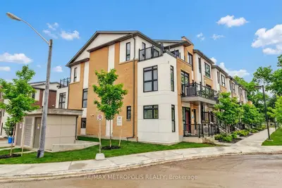 90 Canon Jackson Drive H105, Toronto W04, ON M6M 0C1