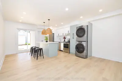 107 Nairn Avenue Main, Toronto W03, On M6e 4g9
