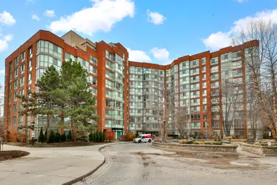 22 Southport Street 828, Toronto W01, On M6s 4y9