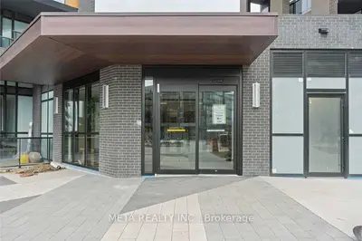 50 George Butchart Drive 1013, Toronto, On M3k 2c5