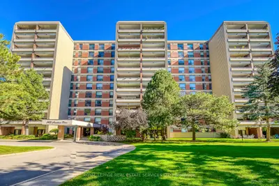 965 Inverhouse Drive 1104, Mississauga, ON L5J 4B4