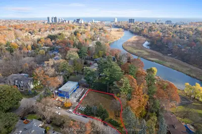 1470 Pinetree Crescent, Mississauga, On L5g 2s8