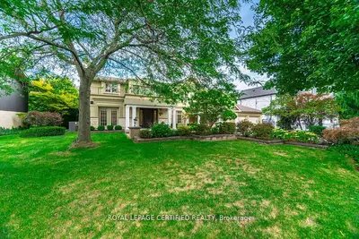 2197 Courrier Lane, Mississauga, On L5c 1v1
