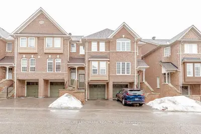 50 Strathaven Drive 26, Mississauga, On L5r 4e7