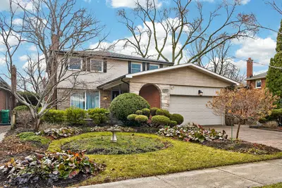 382 Moonglow Court, Mississauga, ON L5A 1G6
