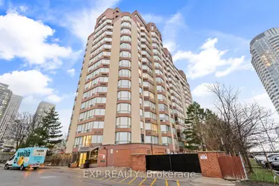 25 Fairview Road W 707, Mississauga, On L5b 3y8