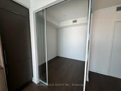 448 Burnhamthorpe Road W 3412, Mississauga, ON L5B 0R4