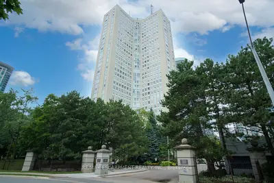 3650 Kaneff Crescent 806, Mississauga, On L5a 4a1