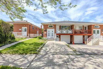 7072 E Magic Court, Mississauga, ON L4T 3A1