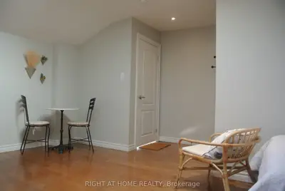 1088 Pearson Drive, Oakville, ON L6H 2A8