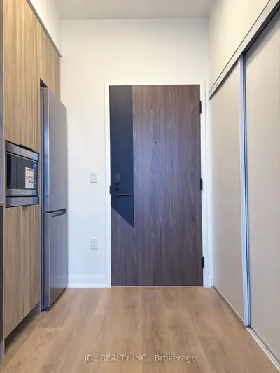 #824 1037 The Queensway, Toronto W08, ON, M8Z 0H5