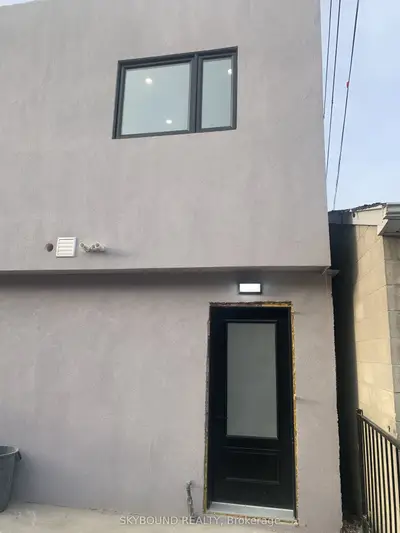 98 Millicent Street Rear Second, Toronto W02, On M6h 1w4