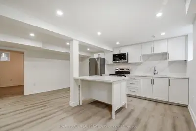277 Mississaga Street Lower, Oakville, On L6l 6j8