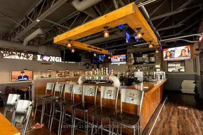 1077 North Service Road 13, Mississauga, ON L4Y 1A6