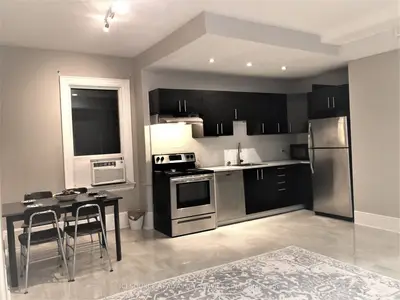 19 Tyndall Avenue Main (1st), Toronto W01, On M6k 2e8