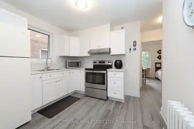 459 Hopewell Avenue Main, Toronto W04, On M6e 2s4