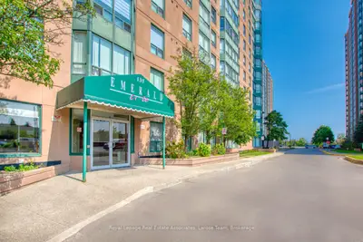 135 Hillcrest Avenue 2212, Mississauga, On L5b 4b1