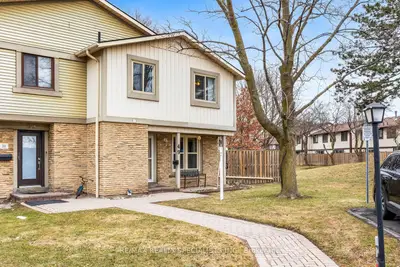 6650 Falconer Drive 49, Mississauga, On L5n 1b5