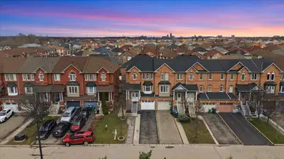 6613 Jazzy Mews, Mississauga, On L5w 1s2