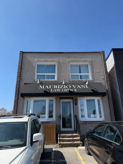 925 Lakeshore Road, Mississauga, On L5e 1e3
