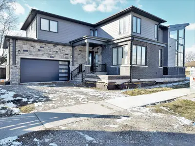 204 Mary Street, Oakville, ON L6K 1S4