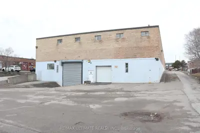790 Dundas Street E, Mississauga, ON L4Y 2B6