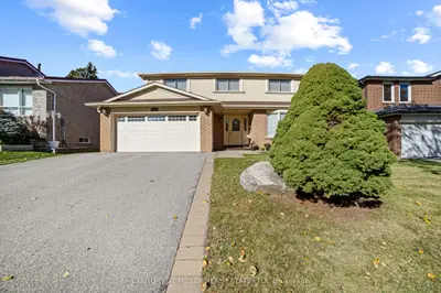 1745 Saltdene Terrace, Mississauga, ON L4W 2E3