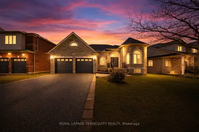 6445 Western Skies Way, Mississauga, ON L5W 1H6