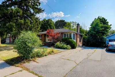 88 Miller Road, Oakville, ON L6H 1J9