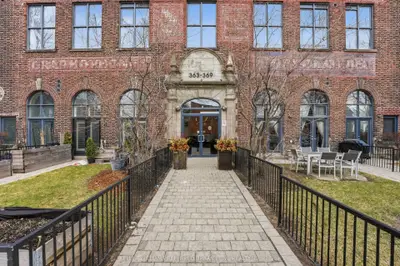 363 Sorauren Avenue PH7, Toronto W01, ON M6R 3C1
