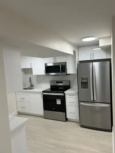 3228 Coralbean Place Lower, Mississauga, On L5n 7c9