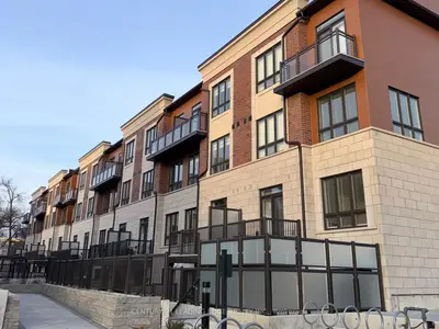 4015 Hickory Drive 1, Mississauga, On L4y 3v8