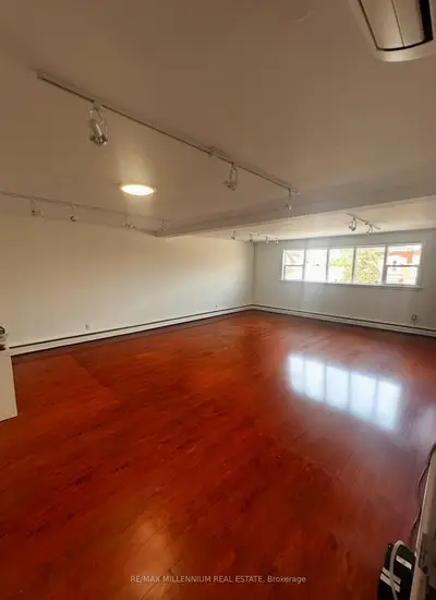 224 Queen Street S Upper#1, Mississauga, ON L5M 1L5