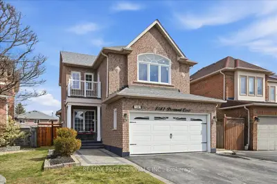 7387 Davemark Court, Mississauga, ON L5N 7P3