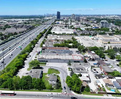 10 Queen Elizabeth Boulevard Unit 2, Toronto W07, ON M8Z 1L8
