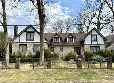 2123 Gordon Drive, Mississauga, ON L5B 1S6