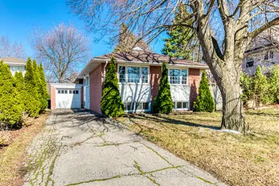 7 Golfwood Heights, Toronto W09, ON M9P 3L8