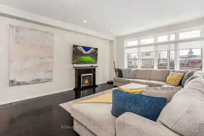 338 Woodale Avenue, Oakville, On M9r 2r6