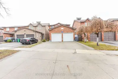 7140 Dalewood Drive, Mississauga, On L4t 4e9
