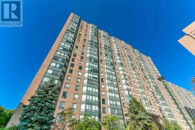 135 Hillcrest Ave Avenue 212, Mississauga, On L5b 4b1