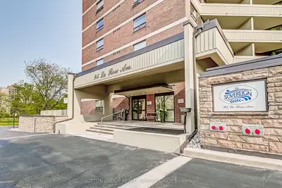 95 La Rose Avenue 308, Toronto W09, On M9p 3t2
