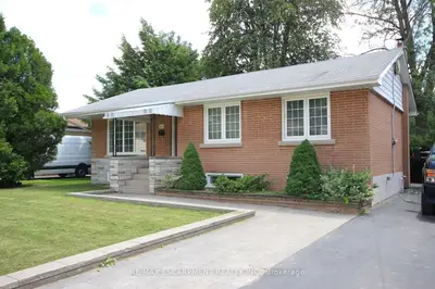 1026 Bridge Road, Oakville, On L6l 2b5