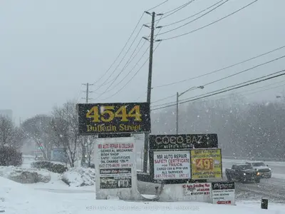 4544 Dufferin Street W 202c, Toronto W05, On M3h 5x2