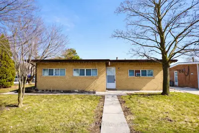 7681 Redstone Road, Mississauga, On L4t 2b7